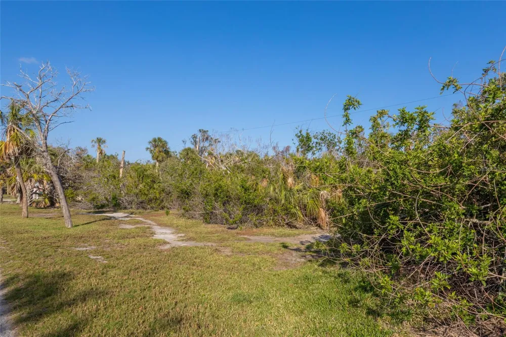 560 GULF BAY ROAD Longboat Key, FL 34228