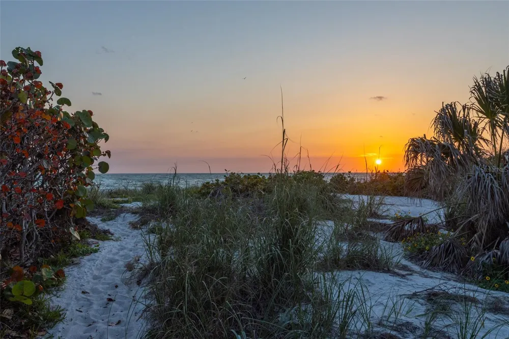 560 GULF BAY ROAD Longboat Key, FL 34228