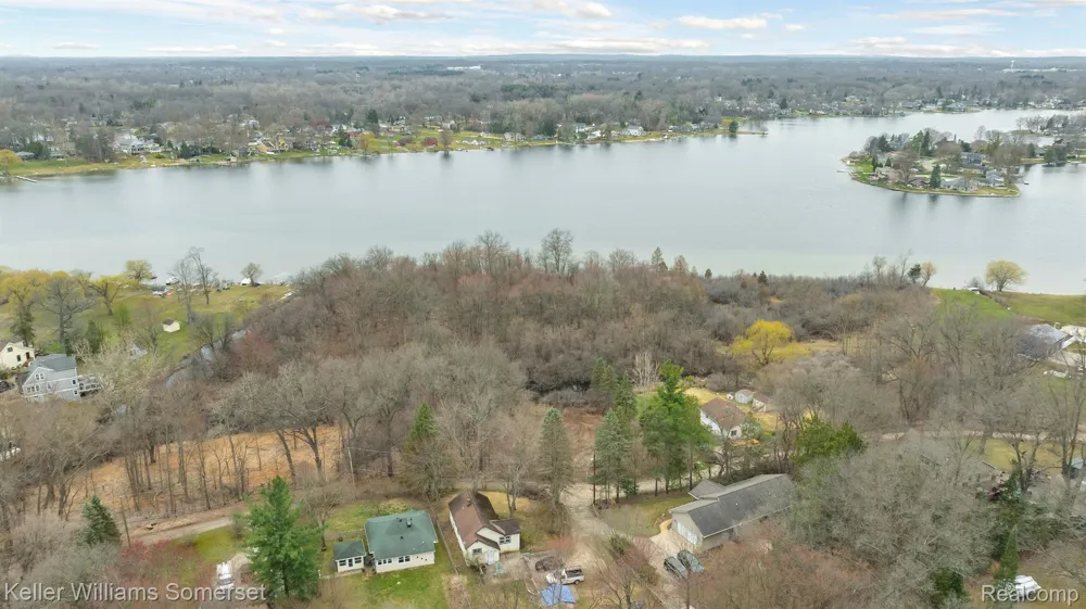 Lakeview Drive White Lake Charter Township, MI 48386