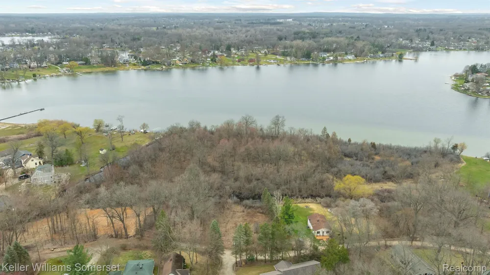 Lakeview Drive White Lake Charter Township, MI 48386