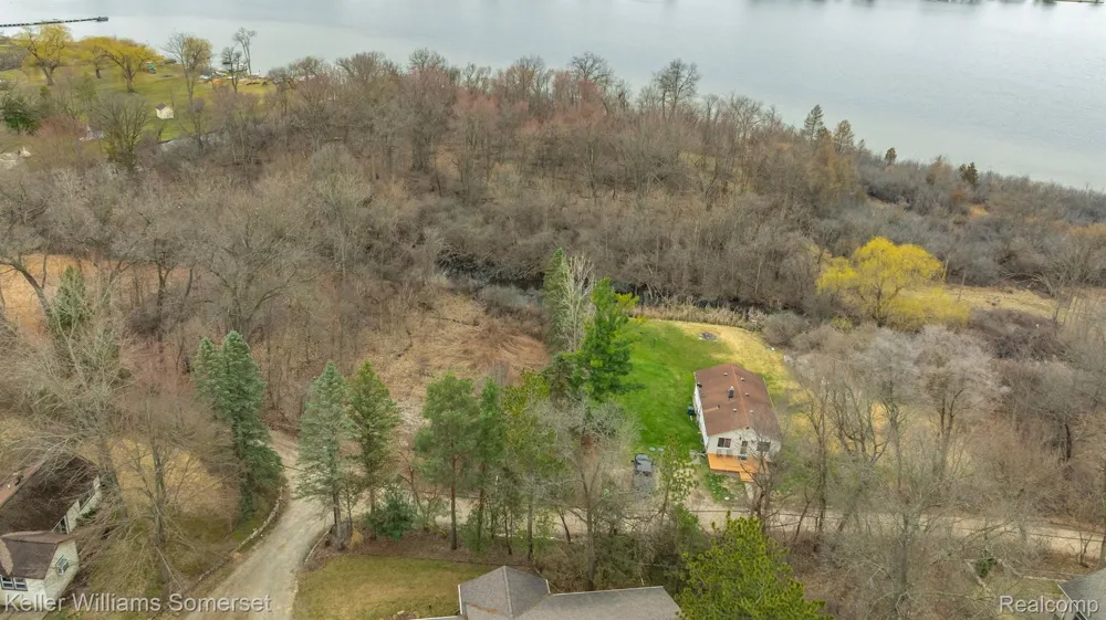Lakeview Drive White Lake Charter Township, MI 48386