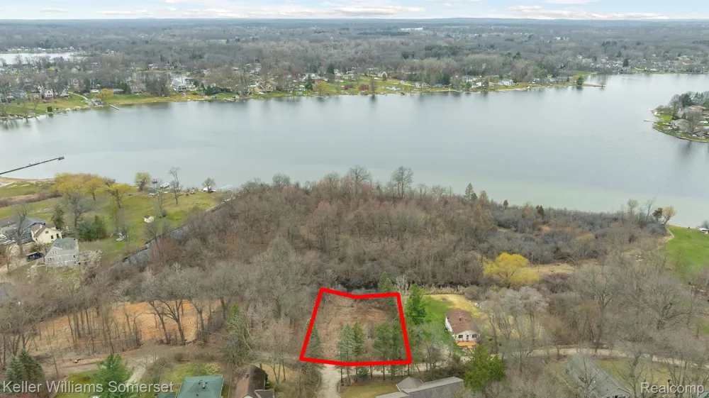 Lakeview Drive White Lake Charter Township, MI 48386