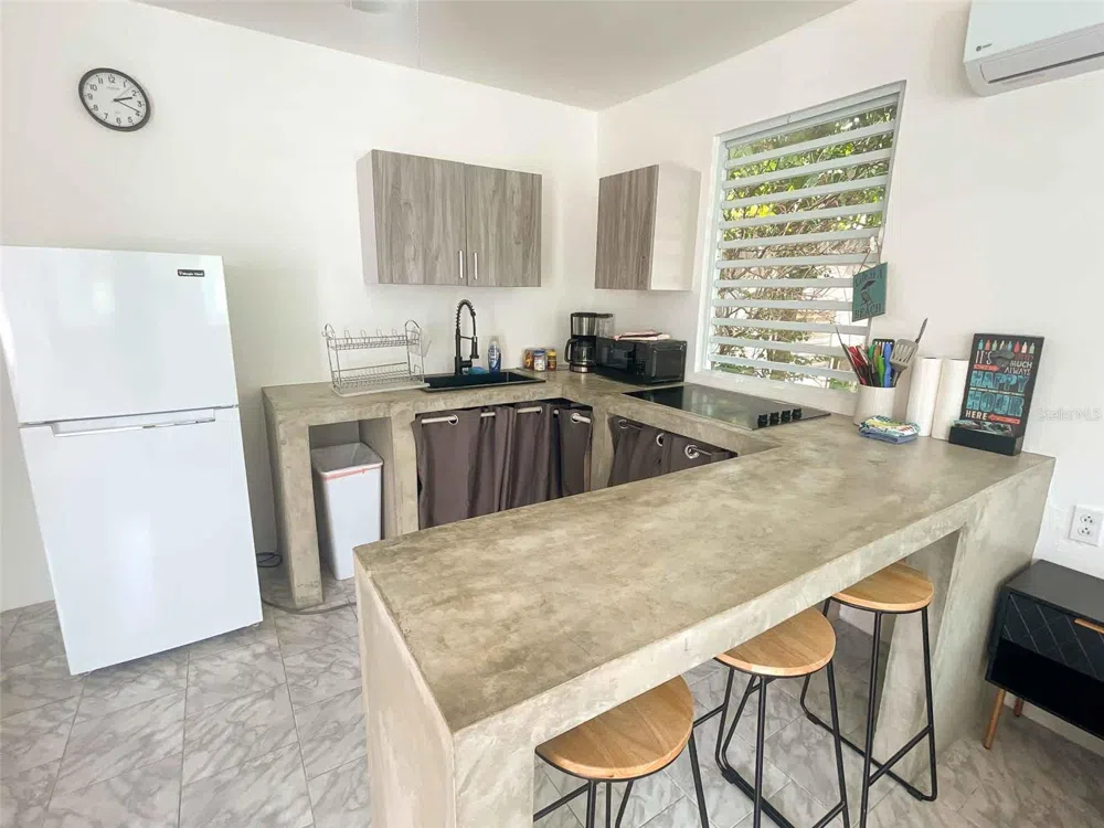 376 CALLE GIRASOL Vieques, PR 00765