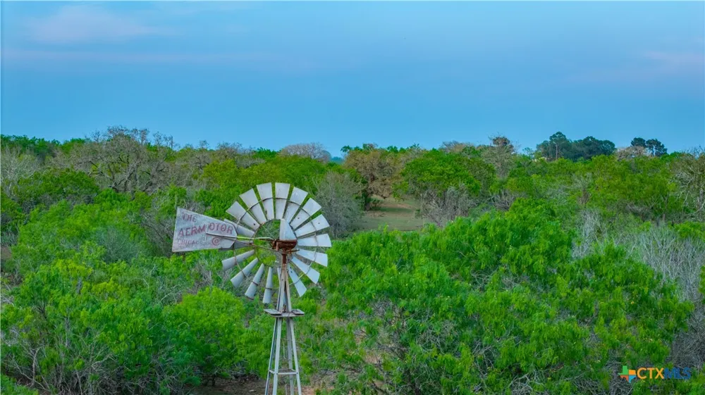 County Road 404 Floresville, TX 78114
