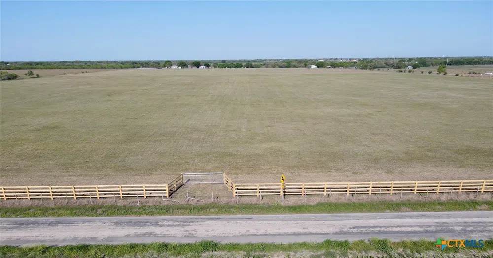 5 Hoffman Road Seguin, TX 78155