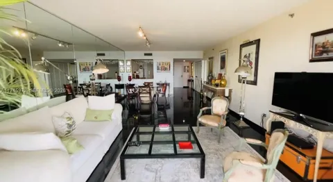 8855 Collins Ave #9E