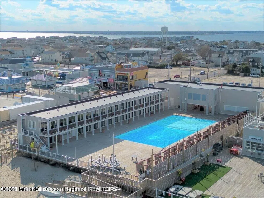 1912 Boulevard Seaside Park, NJ 08752