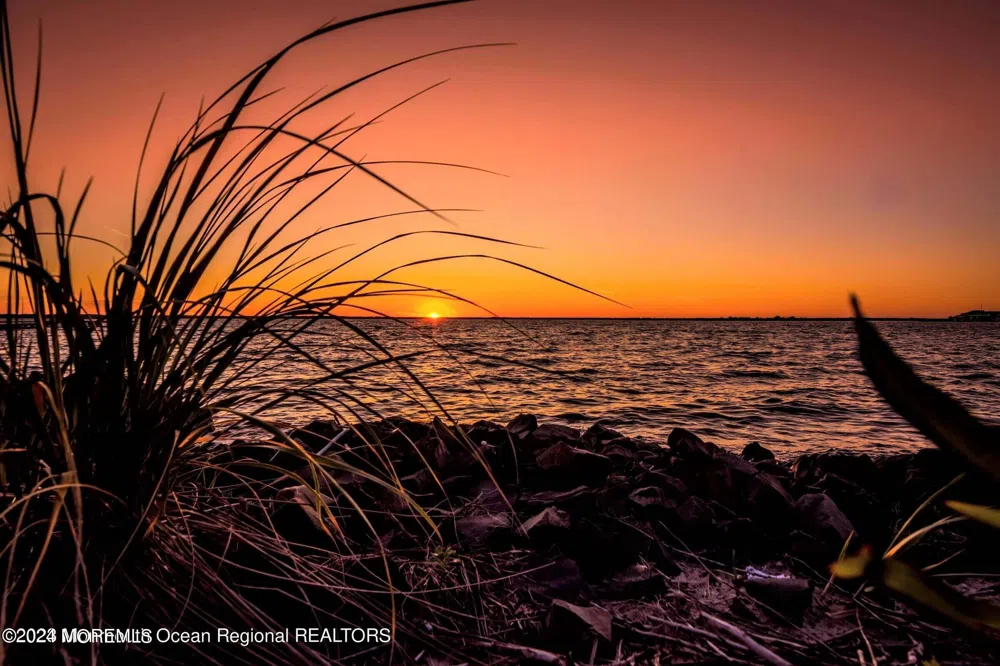 1912 Boulevard Seaside Park, NJ 08752