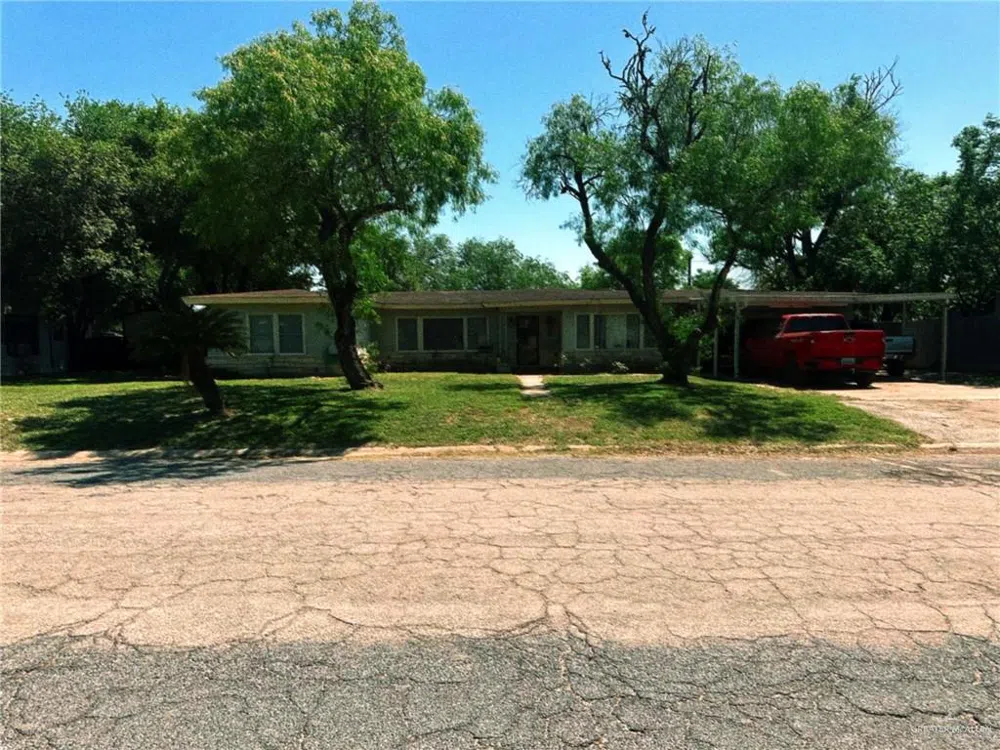 805 W Bennett Street Falfurrias, TX 78355