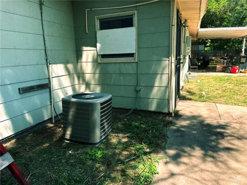 805 W Bennett Street Falfurrias, TX 78355