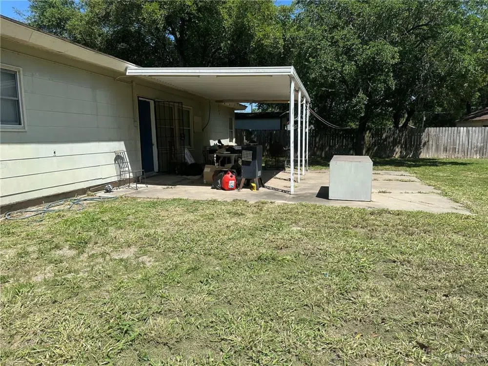 805 W Bennett Street Falfurrias, TX 78355