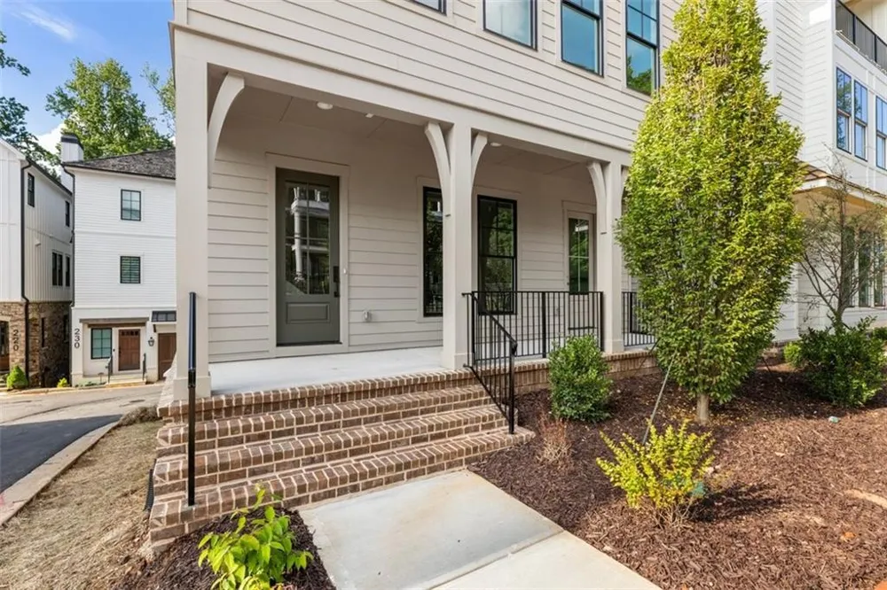 135 Alcovy Terrace Alpharetta, GA 30009