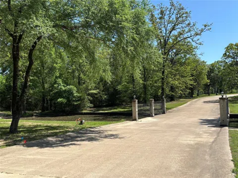 376 Private Road 5945