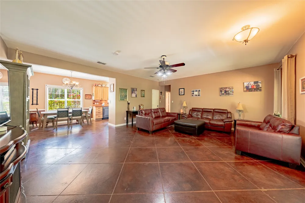 458 Cherokee Cove Drive Jacksonville, TX 75766