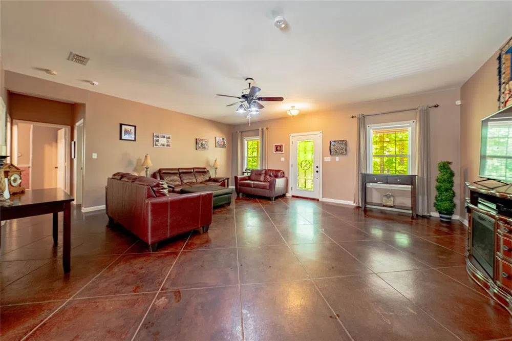 458 Cherokee Cove Drive Jacksonville, TX 75766