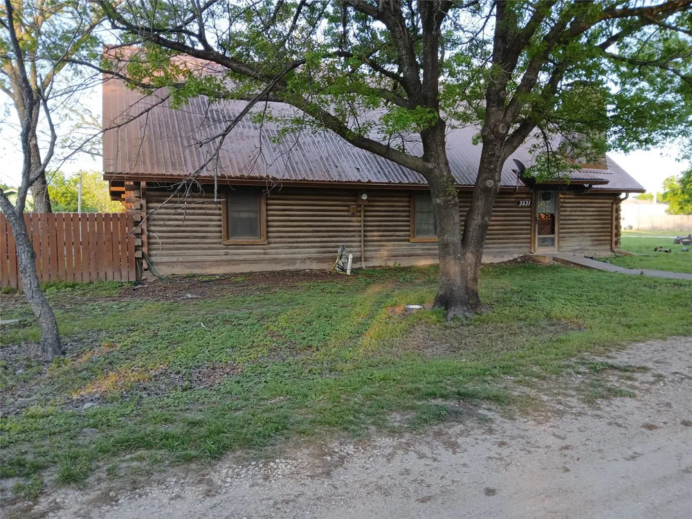 3531 Ennis Avenue Bardwell, TX 75101