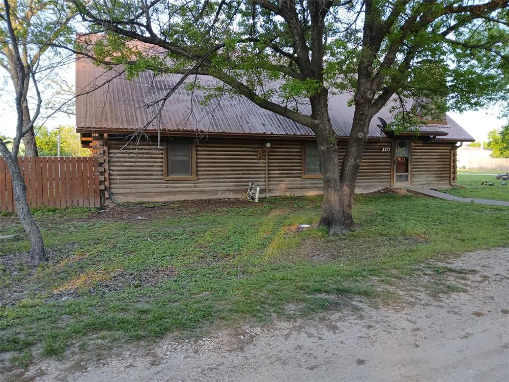 3531 Ennis Avenue Bardwell, TX 75101