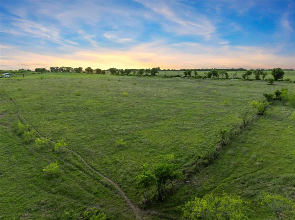 7 Mile Lane Riesel, TX 76682