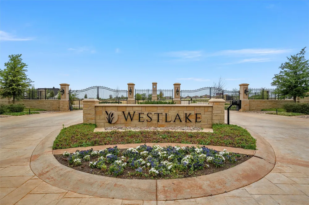 25 Pinehurst Drive Woodway, TX 76712