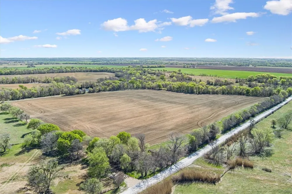 HCR 2302 S Abbott, TX 76621