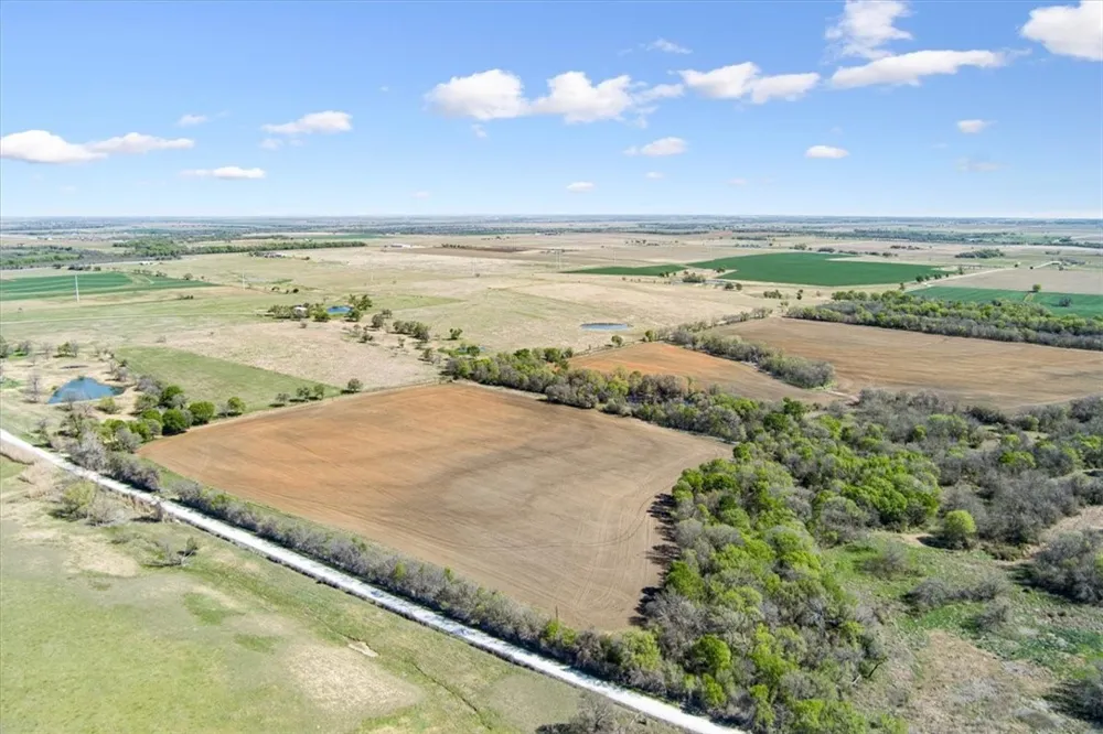 HCR 2302 S Abbott, TX 76621