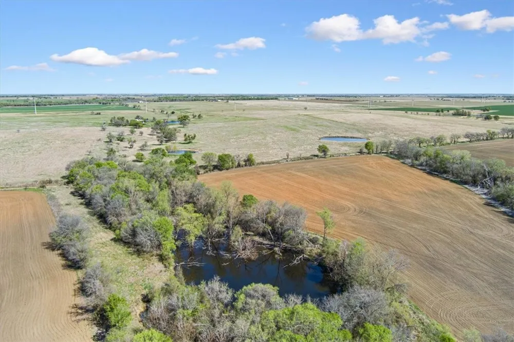 HCR 2302 S Abbott, TX 76621