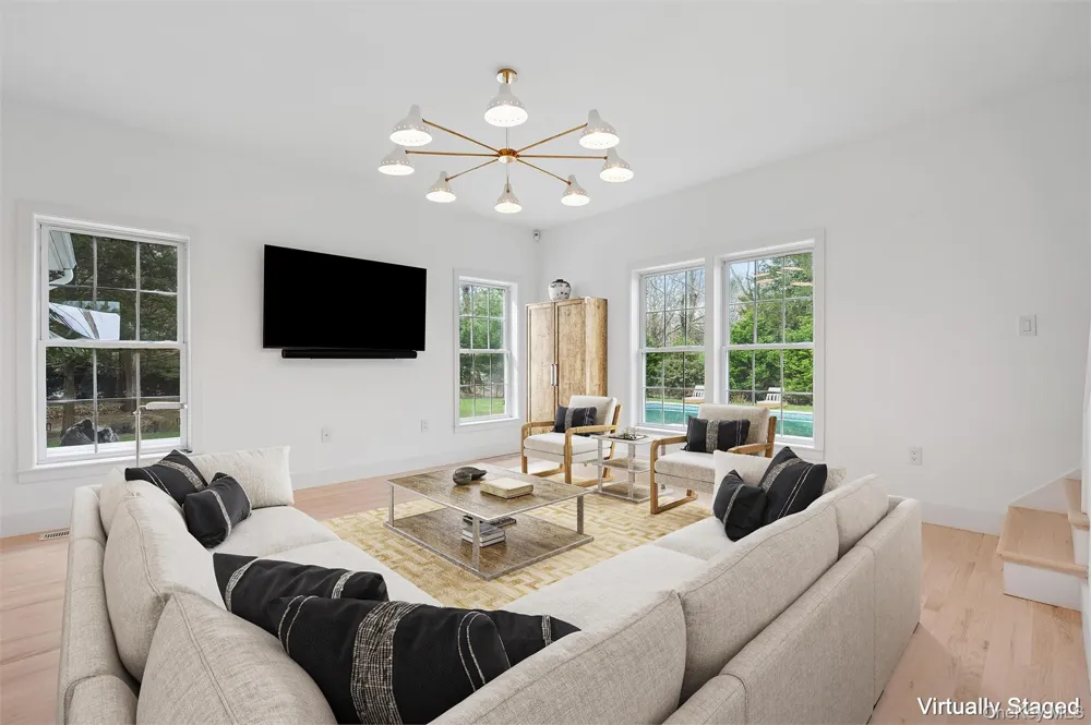 4056 Noyac Road Sag Harbor, NY 11963