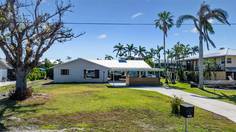 2560 BAYBREEZE STREET St James City, FL 33956