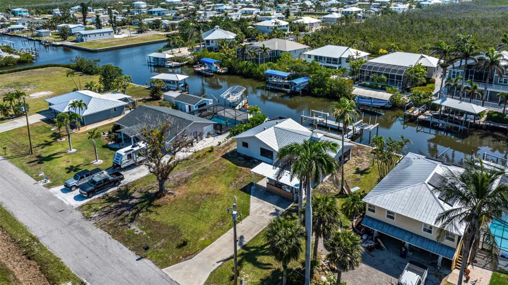 2560 BAYBREEZE STREET St James City, FL 33956