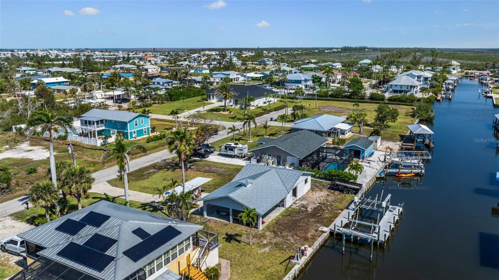 2560 BAYBREEZE STREET St James City, FL 33956