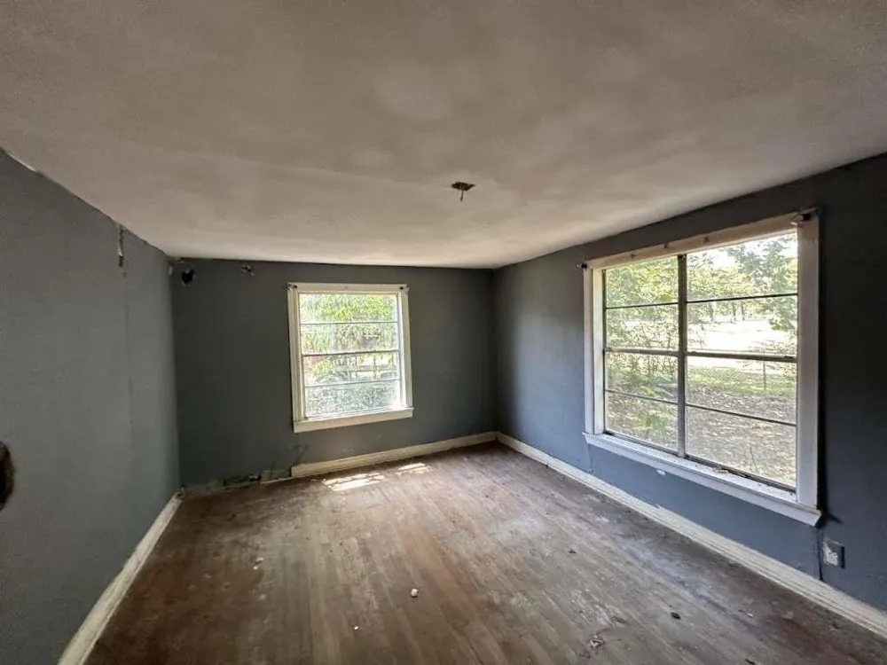 103 E 19th Street Hooks, TX 75561