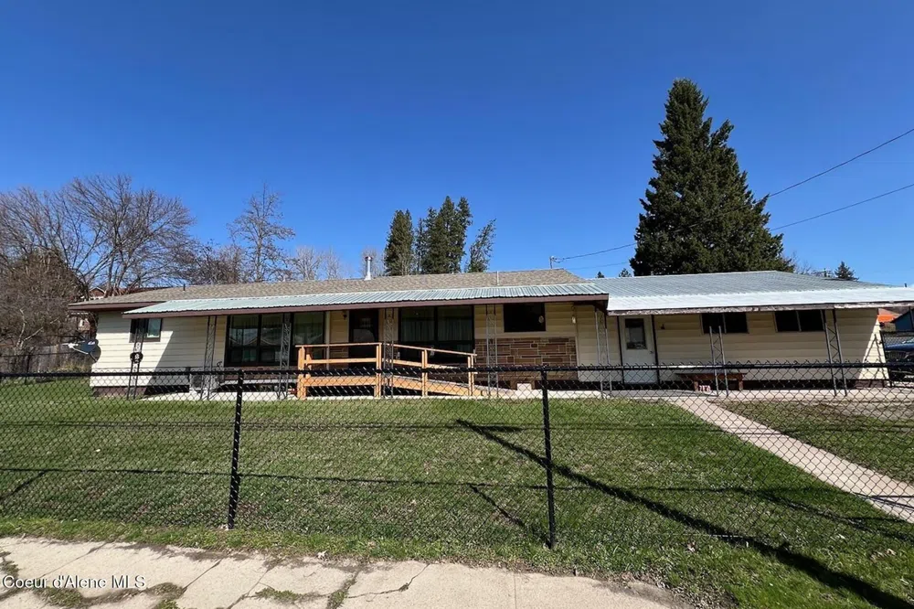 321 High Street Priest River, ID 83856