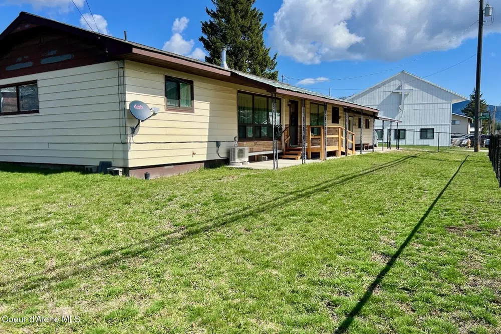 321 High Street Priest River, ID 83856