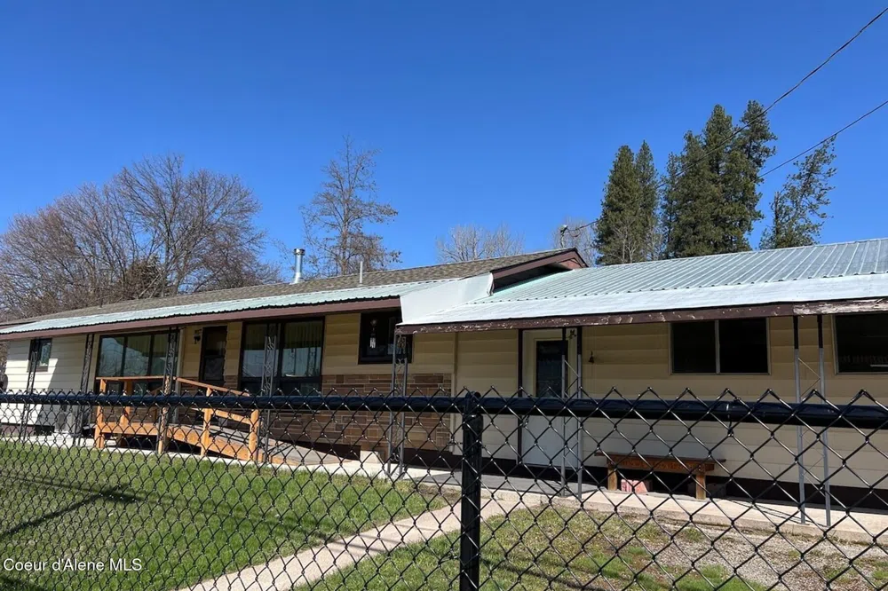 321 High Street Priest River, ID 83856