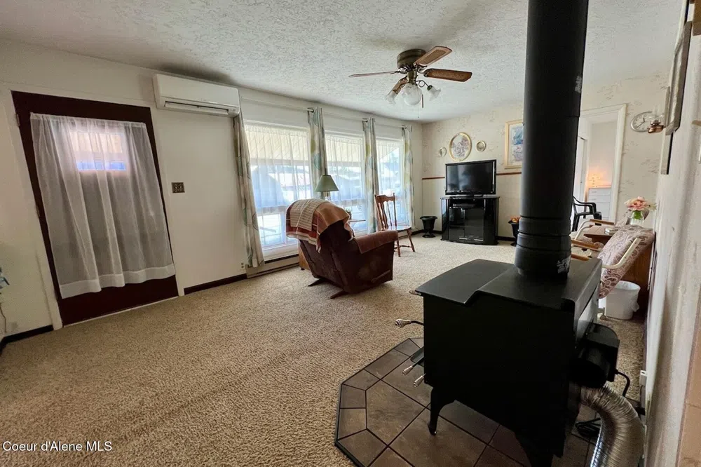 321 High Street Priest River, ID 83856