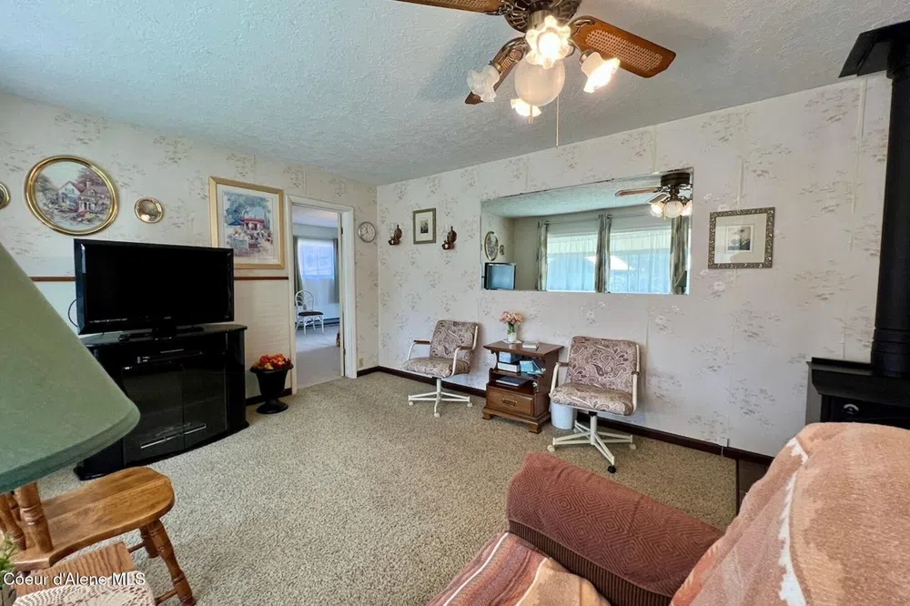 321 High Street Priest River, ID 83856