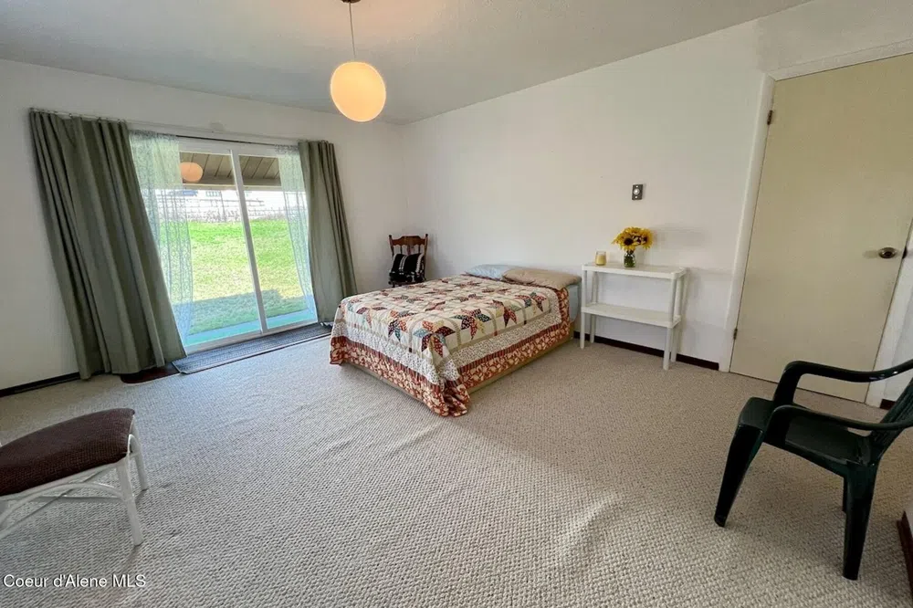 321 High Street Priest River, ID 83856