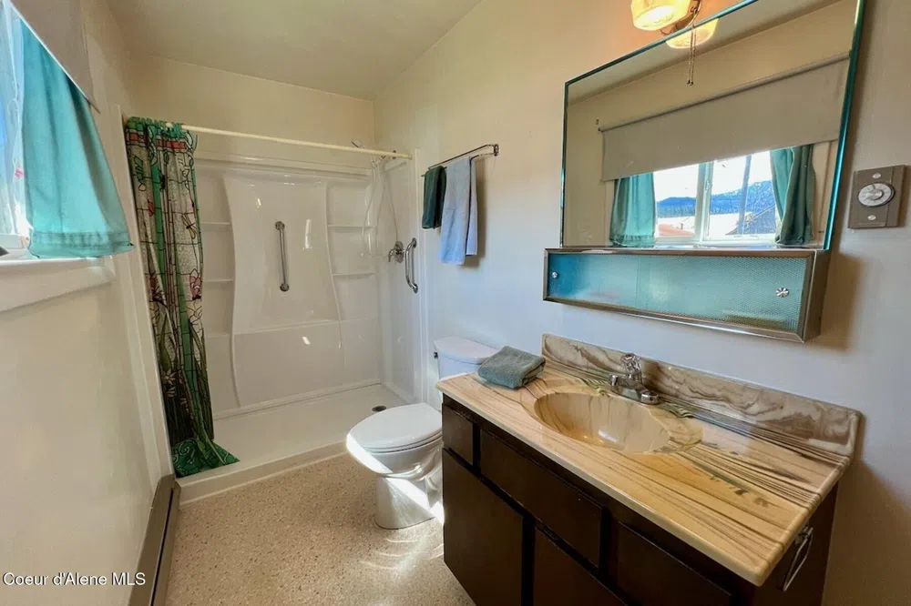 321 High Street Priest River, ID 83856