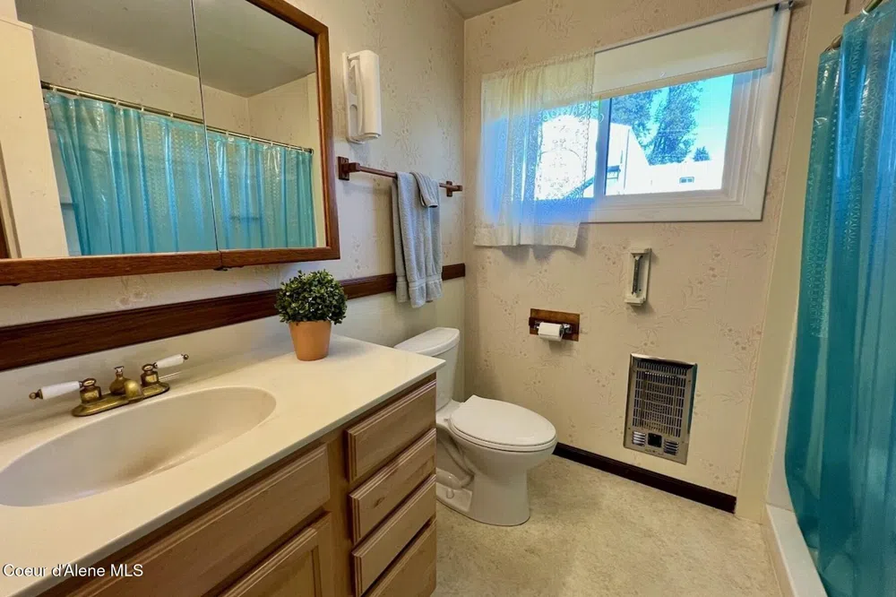 321 High Street Priest River, ID 83856