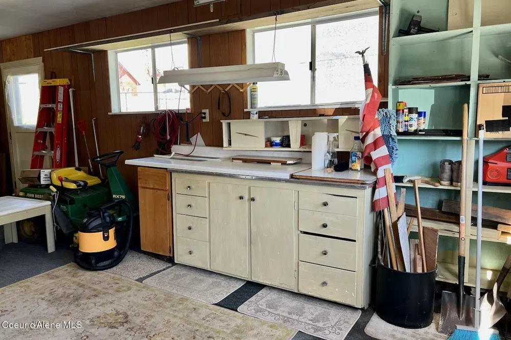 321 High Street Priest River, ID 83856