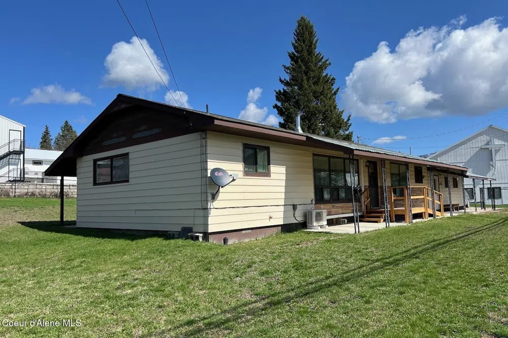 321 High Street Priest River, ID 83856