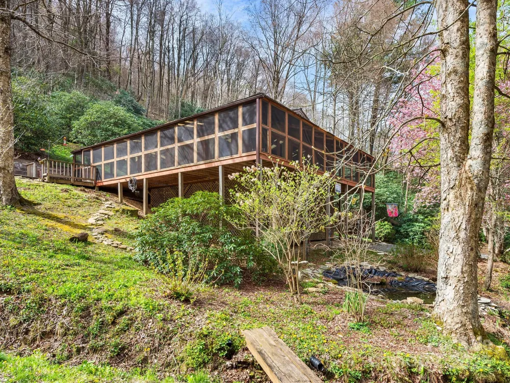 70 Fox Run Hot Springs, NC 28743