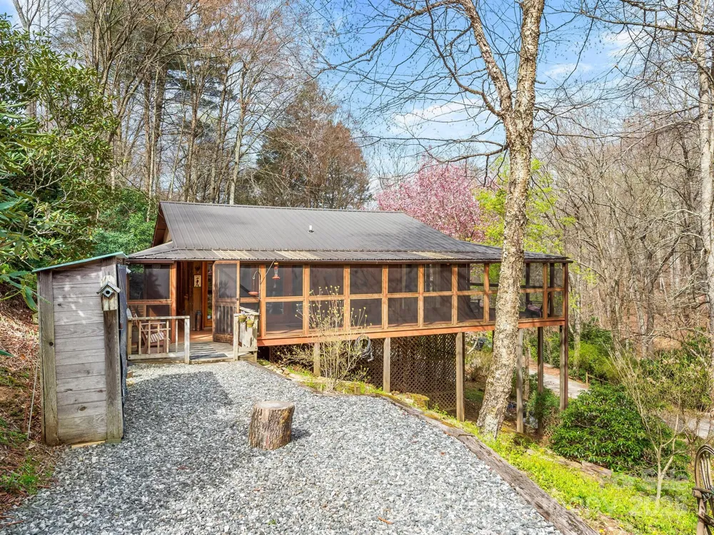 70 Fox Run Hot Springs, NC 28743