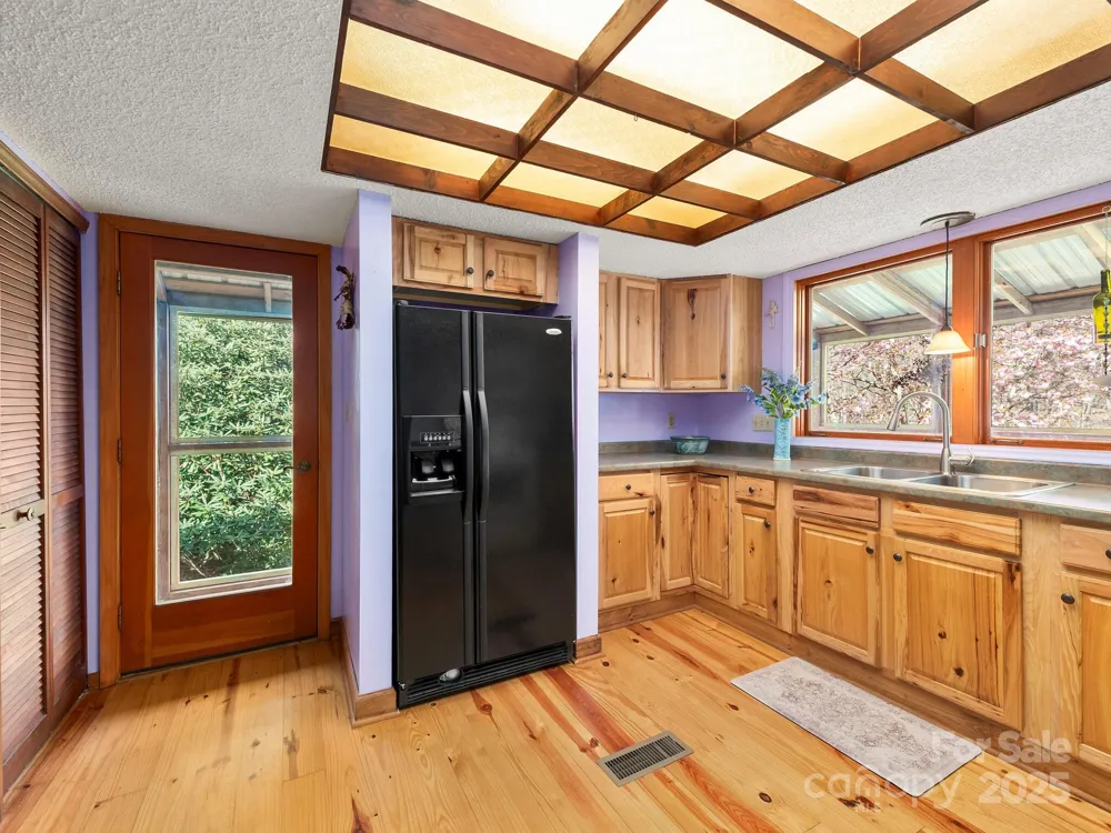 70 Fox Run Hot Springs, NC 28743