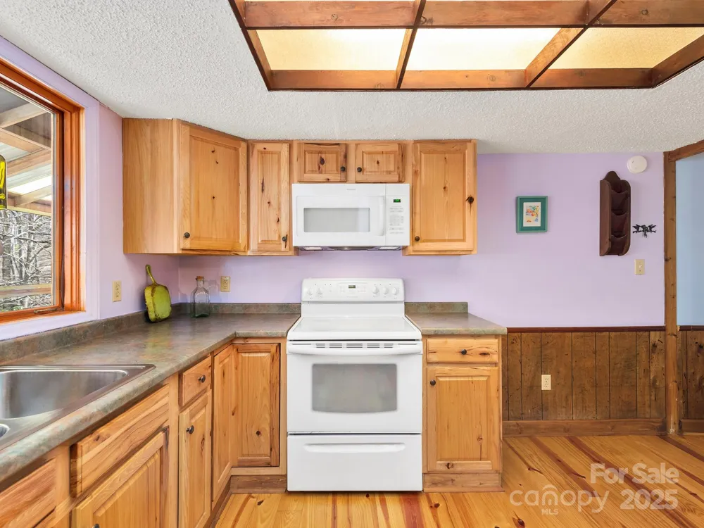 70 Fox Run Hot Springs, NC 28743