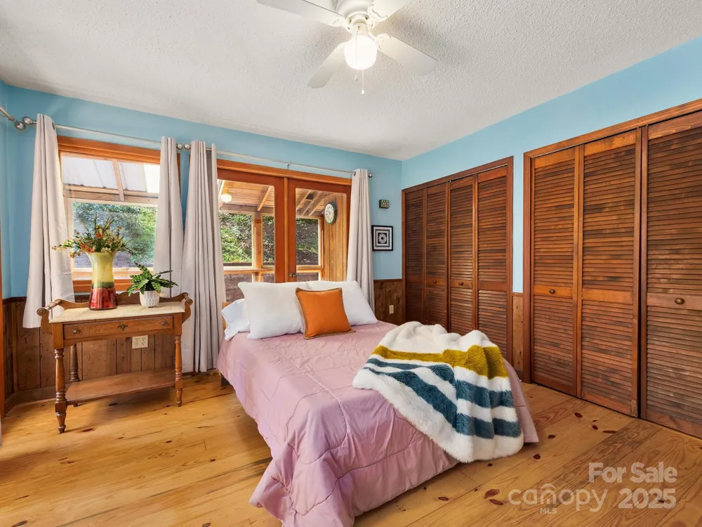 70 Fox Run Hot Springs, NC 28743