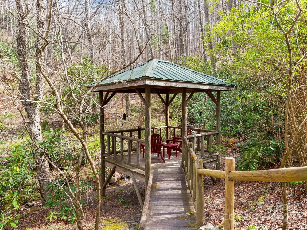 70 Fox Run Hot Springs, NC 28743