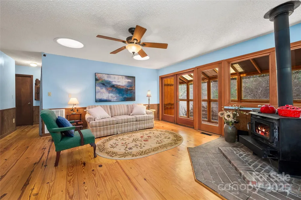 70 Fox Run Hot Springs, NC 28743