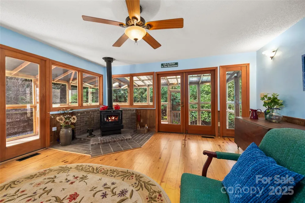 70 Fox Run Hot Springs, NC 28743