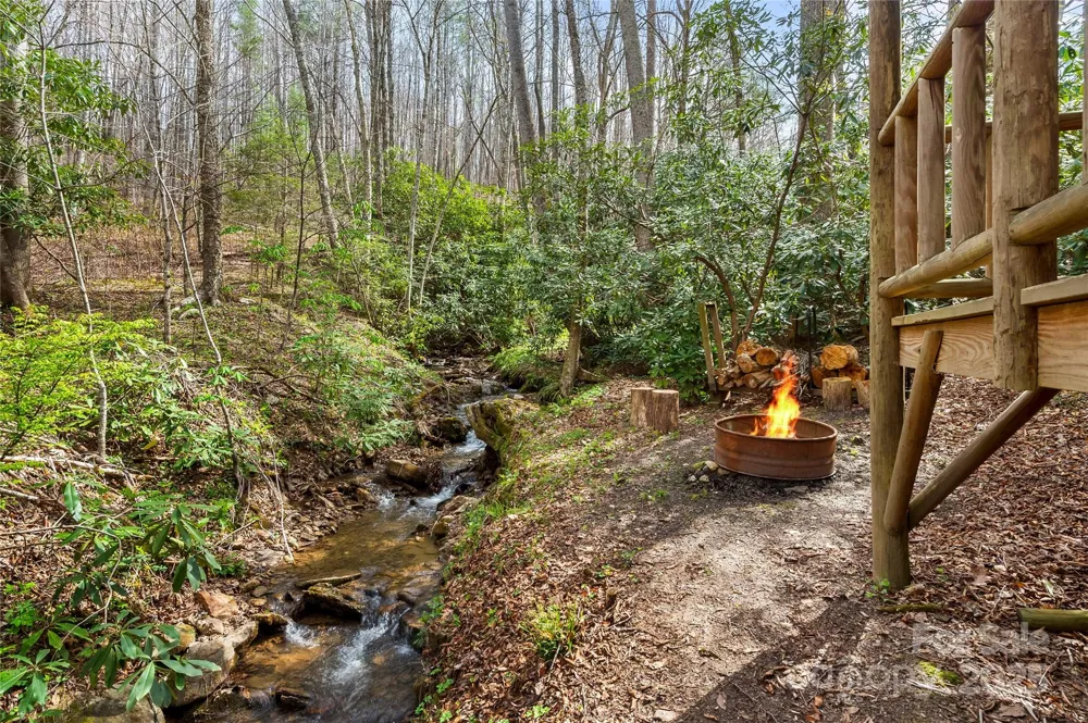 70 Fox Run Hot Springs, NC 28743